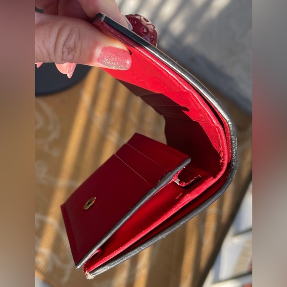 Gucci EUC Cherries GG Supreme Compact Bifold Wallet has ALL rhinestones - Picture 16 of 16